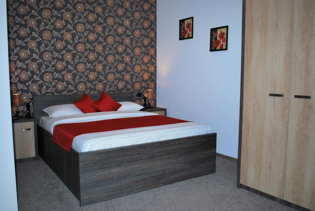 Harmonie Radauti Hostel Room photo
